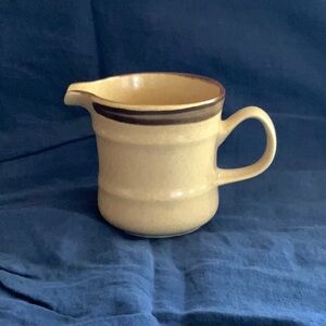 Elegant Mikasa Country Side Collection 10 oz Cream Serveware Pitcher